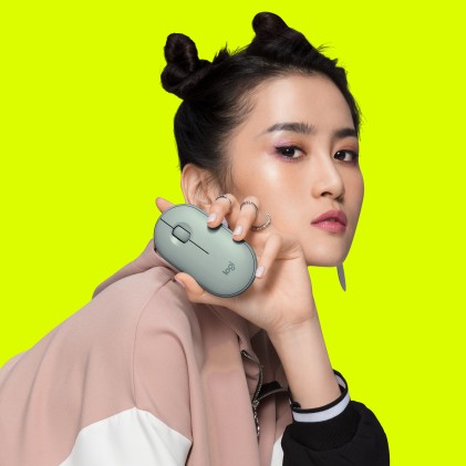 Logitech Pebble, mouse wireless con Bluetooth o ricevitore da 2,4 GHz, mouse per computer con clic silenzioso per laptop, notebook, iPad, PC e Mac