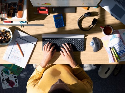 Logitech ERGO M575 for Business mouse Ufficio Mano destra RF senza fili + Bluetooth Trackball 2000 DPI