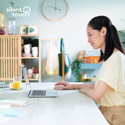 Logitech Signature M650 mouse Mano destra RF senza fili + Bluetooth Ottico 2000 DPI