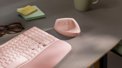 Logitech Lift Mouse Ergonomico Verticale, Senza Fili, Ricevitore Bluetooth o Logi Bolt USB, Clic Silenziosi, 4 Tasti, Compatibile con Windows / macOS / iPadOS, Laptop, PC. Rosa