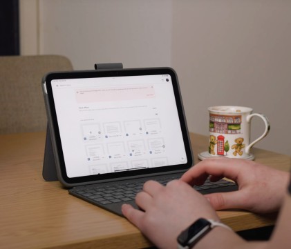 Tastiera Logit Combo X Ipad 10?11? Custodia Tast. E Trackpad