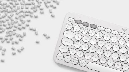 Logitech 920-011852 tastiera Universale Bluetooth QWERTY US International Bianco