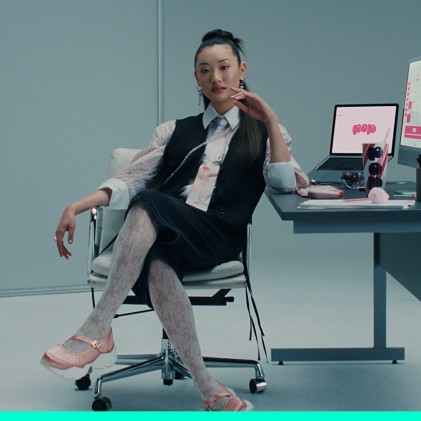 Logitech 920-013120 tastiera Mouse incluso Universale Bluetooth QWERTY Spagnolo Rosa, Bianco