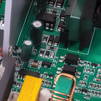 Mars Gaming MPIII850 alimentatore per computer 850 W 20+4 pin ATX ATX Nero, Rosso