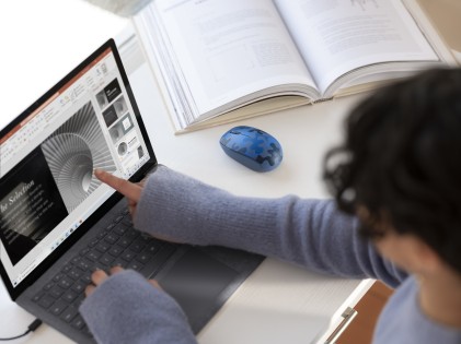 Microsoft Mouse Bluetooth 4 Pulsanti, Durata Batteria 12 Mesi, Colore Nightfall Camo