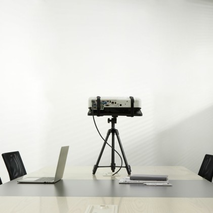 Staffa Proiettore Treppiede Regolab Da Pavimento