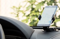 *SUPPORTO TELEFONO DA AUTO A VENTOSA