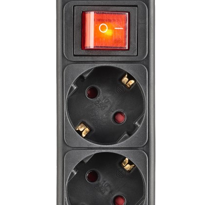 NGS SURGE POLE 300 Nero 3 presa(e) AC 250 V 1,5 m