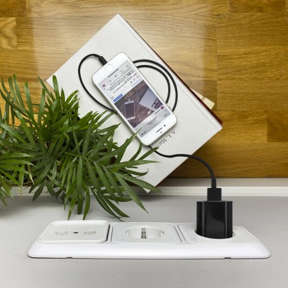 Nanocable 10.10.2002 Caricabatterie per dispositivi mobili Nero Interno