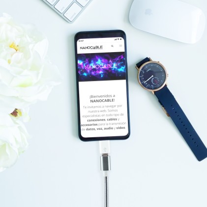 Nanocable 10.10.4100 adattatore per inversione del genere dei cavi Lightning Micro USB Bianco