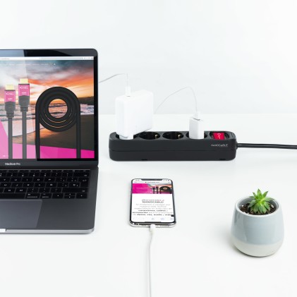 Nanocable 10.37.0004-BK prolunghe e multiple 1,4 m 4 presa(e) AC Interno Nero