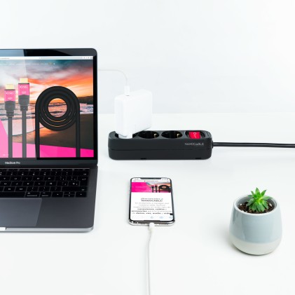 Nanocable 10.38.0003-BK prolunghe e multiple 1,4 m 3 presa(e) AC Interno Nero