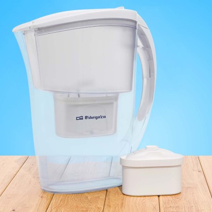 Orbegozo JR 3025 Jarra Purificadora de Agua - Tres Cartuchos Filtrantes - Capacidad Total de 2.4 Litros - Indicador de Vida del Filtro - Diseсo Ergonomico y Practico