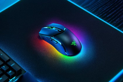 Razer Cobra Pro mouse Giocare Mano destra RF Wireless + Bluetooth + USB Type-C Ottico 30000 DPI