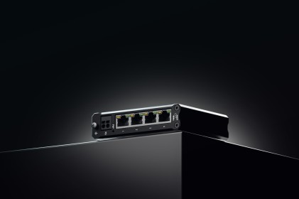 Teltonika TSW304 switch di rete Gigabit Ethernet (10/100/1000) Supporto Power over Ethernet (PoE) Nero