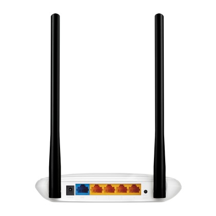 Router 300Mbps Wireless Con Switch 4 Porte