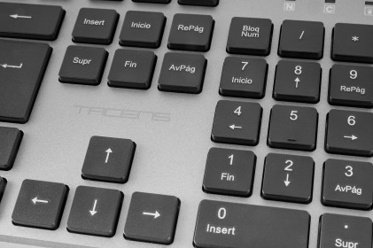 Tacens 6ZENITHIT tastiera Mouse incluso Casa/ufficio RF Wireless QWERTY Italiano Grigio