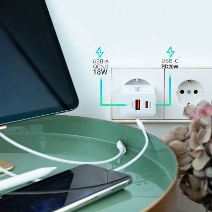 TooQ TQWC-2SC04WT Caricabatterie per dispositivi mobili Bianco Interno