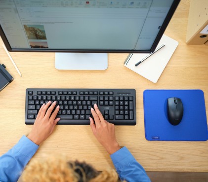 Trust Primo Pack di tastiera USB wireless + mouse USB wireless 3 pulsanti