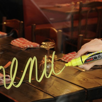 Uni-Ball ChalkGlass PWE-8K evidenziatore in gesso Scalpello Rosa 1 pz