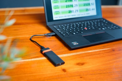 Verbatim 32261 contenitore di unit&agrave; di archiviazione Box esterno SSD Nero, Rosso M.2 Alimentazione USB