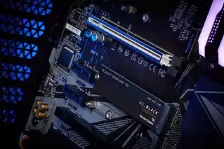 Western Digital WDS100T2XHE drives allo stato solido 1 TB M.2 PCI Express 4.0 NVMe TLC 3D NAND