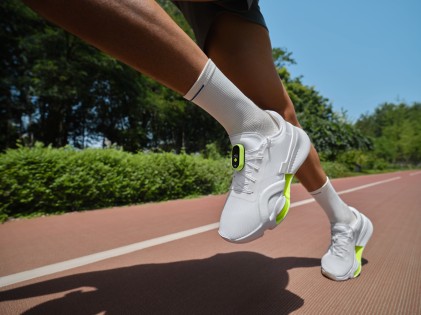 Xiaomi Smart Band 8 AMOLED Tracciatore di attivit&agrave; a clip/da polso 4,11 cm (1.62") Champagne, Oro