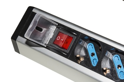 Multipresa Da Tavolo 4 Prese Universali Con 2 Porte Usb E Interruttore Con Coperchio Di Protezione Cavo Mt 1,80 Spina Tripolare Italiana 16A