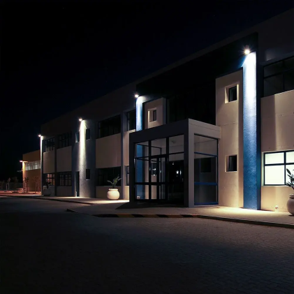V-TAC Faro LED SMD 30W Slim E-Series con Driver Integrato Nero 4000K IP65