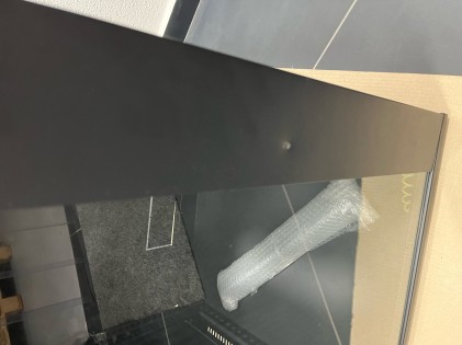 Armadio Rack 19" 18 Unita  Da Muro (A)900 (L)600 X Profondita  600 Mm. Colore Nero Porta Vetro - Lievemente danneggiato