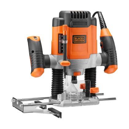 Black & Decker Elettrofresatrice da 1220W