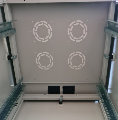 Armadio Rack Per Reti 19" 22U (A)1113, (L)600, (P)600 Colore Grigio Porta Vetro Serie Eavi