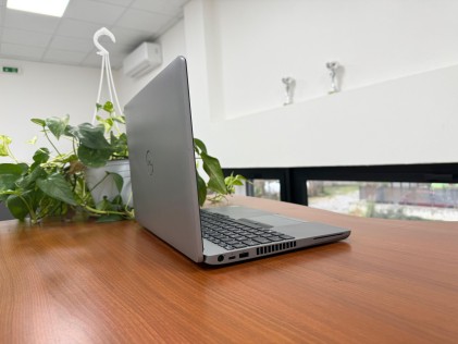 Notebook Dell Latitude 5510 Ricondizionato Grado A/B 15,6" Intel Core i5-10310U 16GB RAM 512GB SSD NVMe