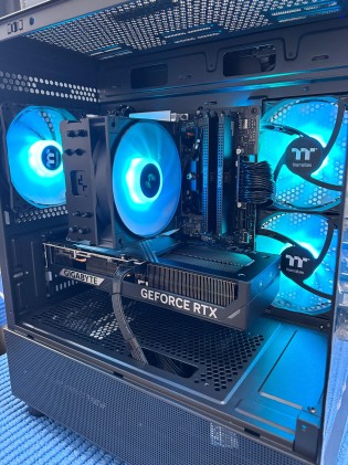 PC Desktop GAMING VORTEX EDGE Ryzen 9600X, 5070, 32GB RAM, 1TB SSD, B850, Microsoft Windows 11 Pro