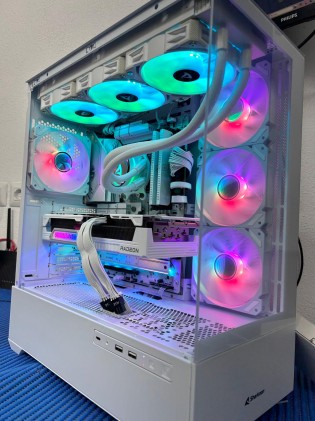 PC Desktop GAMING IRONCLAD Ryzen 7 9700X, 9070 XT, 32GB RAM, 1TB SSD, B850, Microsoft Windows 11 Pro