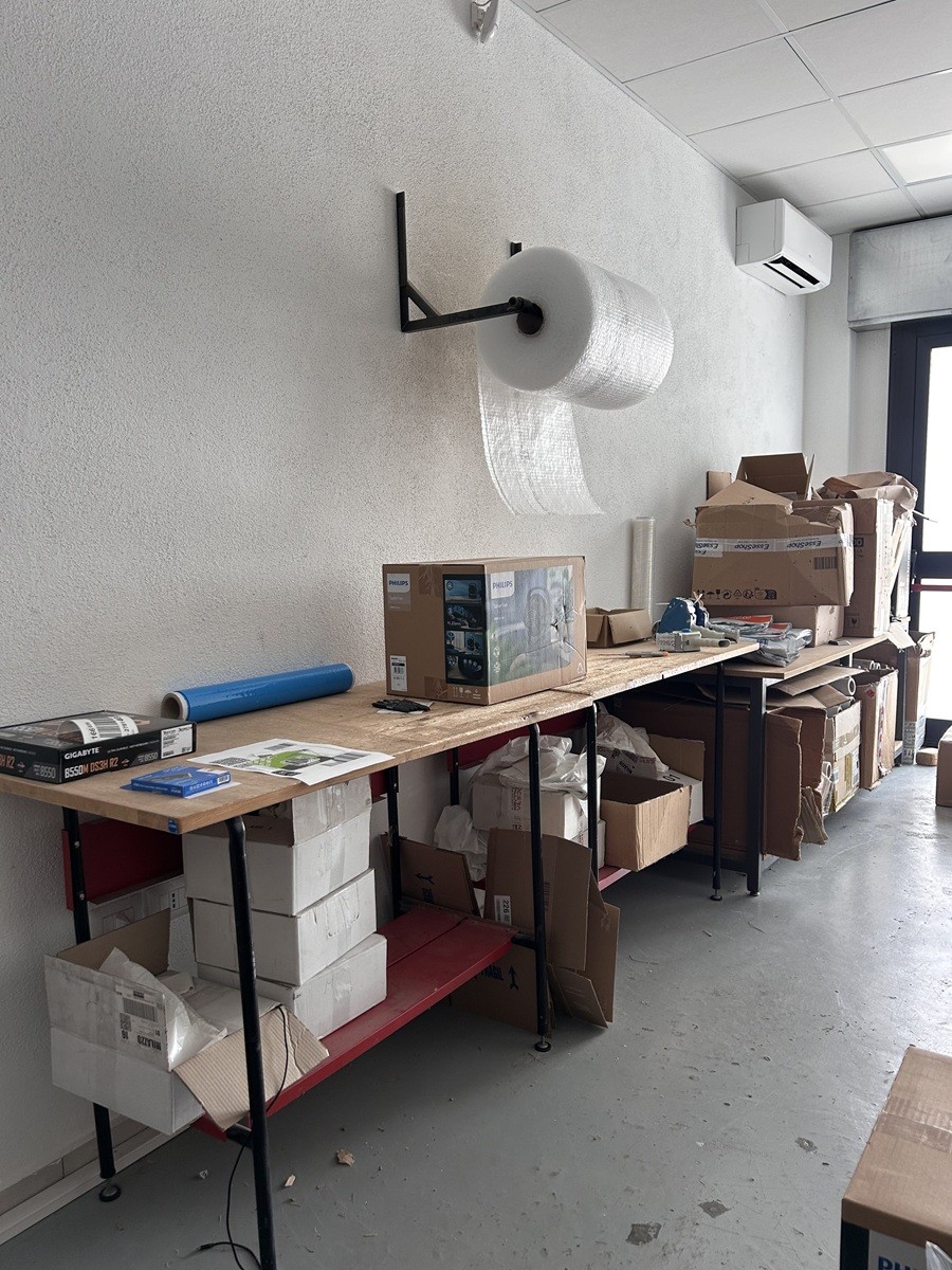 Magazzino e area logistica EsseShop