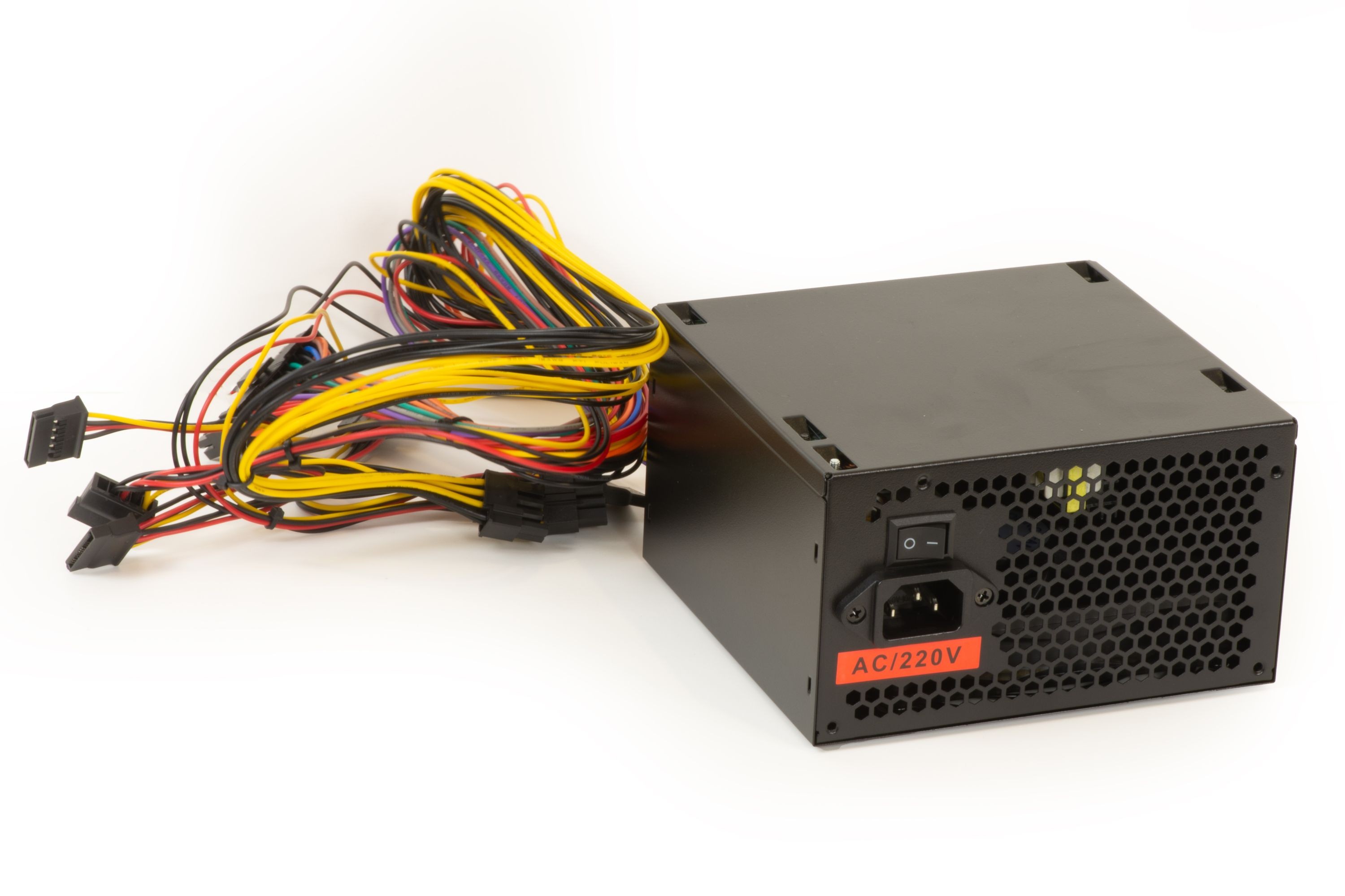 Alimentatore Pc Atx 650W Con 4 Sata-2 Molex